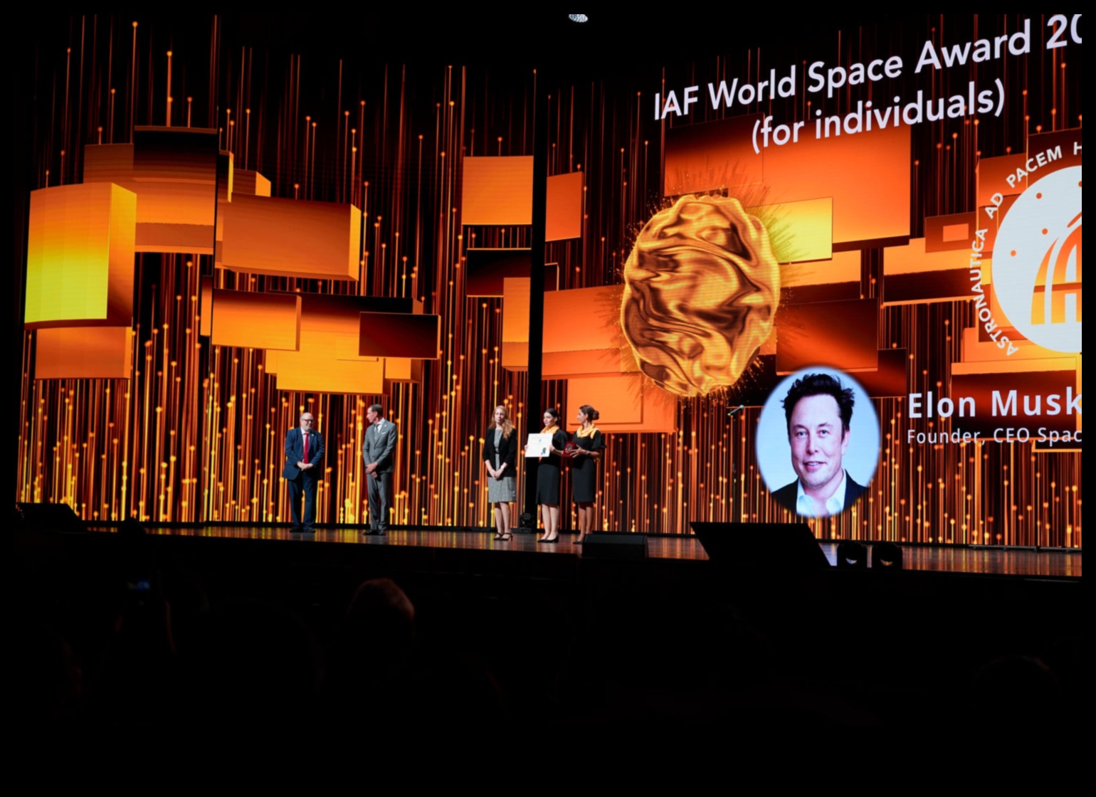 Triumfurile astronautice: Sărbătorirea realizărilor în spațiu